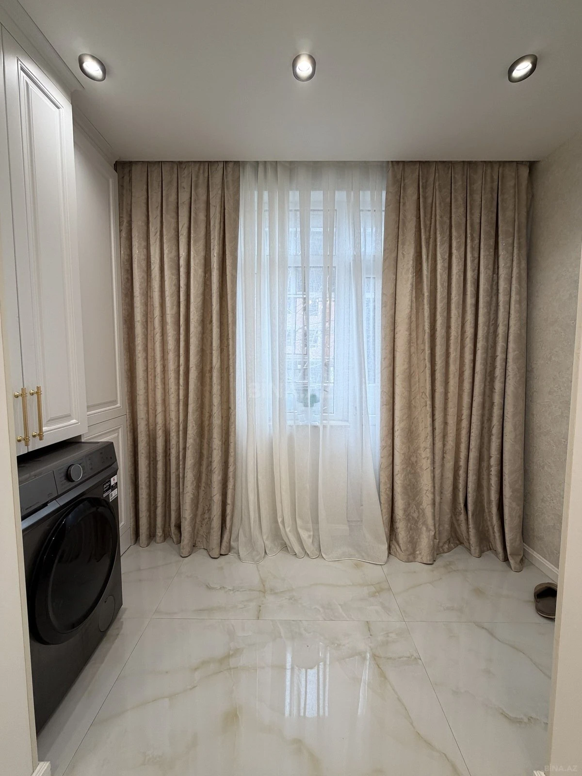 Satılır 5 otaqlı mənzil 120 m²