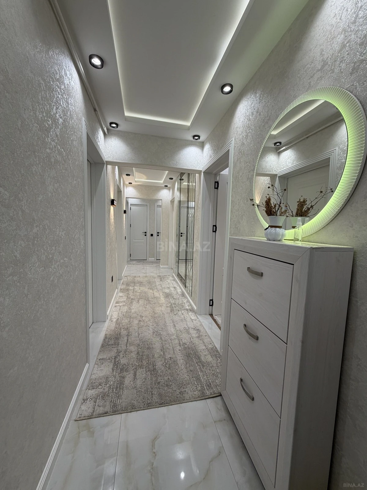 Satılır 5 otaqlı mənzil 120 m²