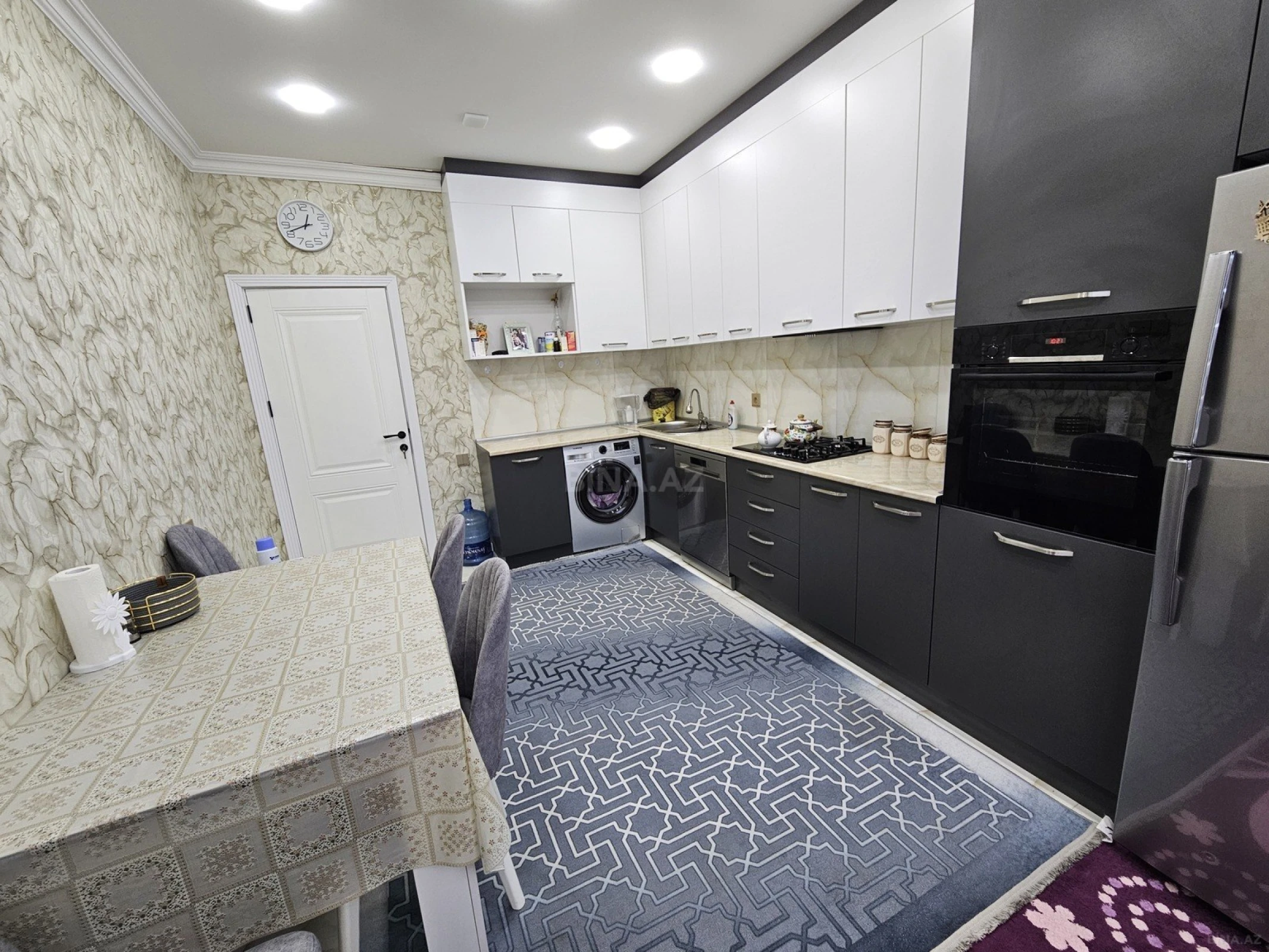 Satılır 3 otaqlı mənzil 82.4 m²