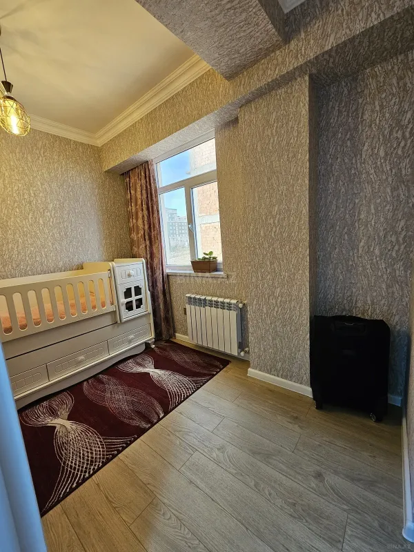 Satılır 3 otaqlı mənzil 82.4 m²