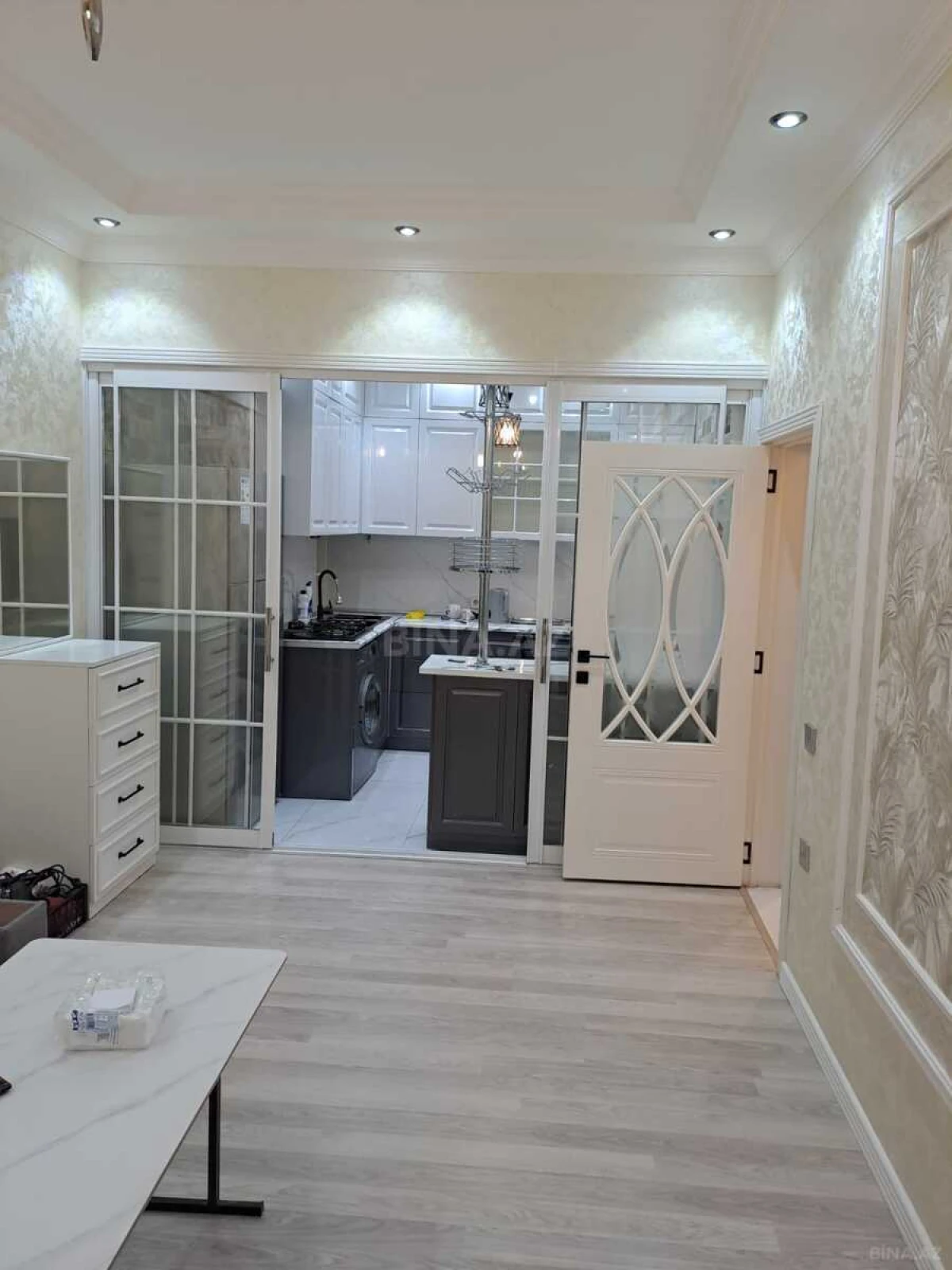 Kirayə verilir 2 otaqlı mənzil 70 m²