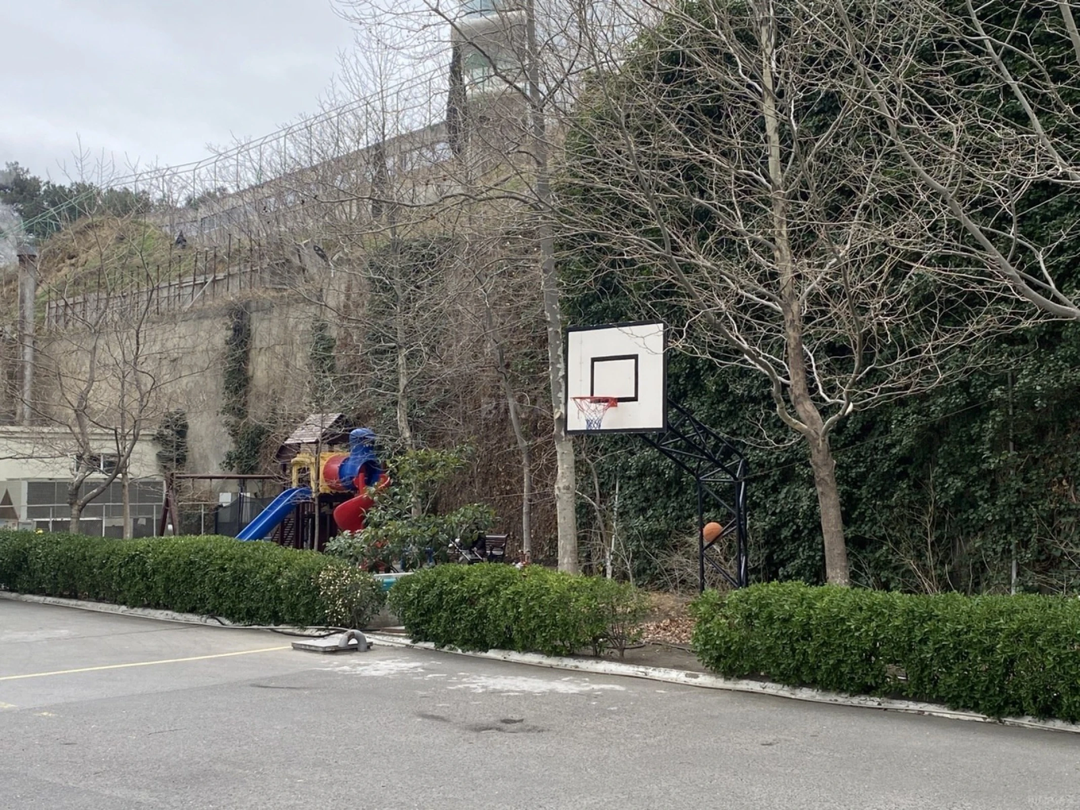 Satılır 3 otaqlı mənzil 170 m²