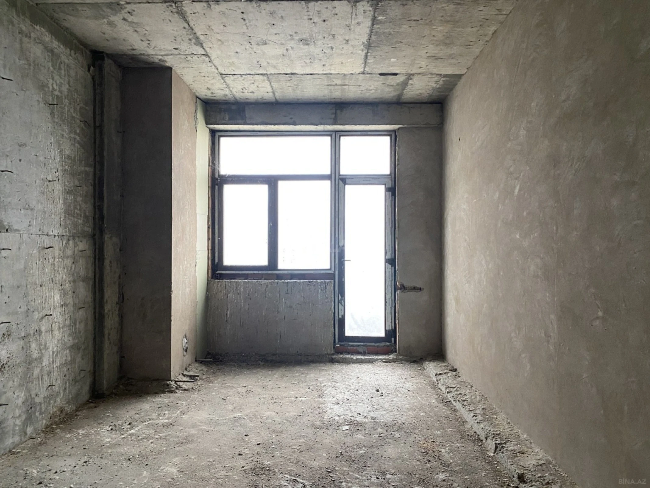 Satılır 3 otaqlı mənzil 170 m²