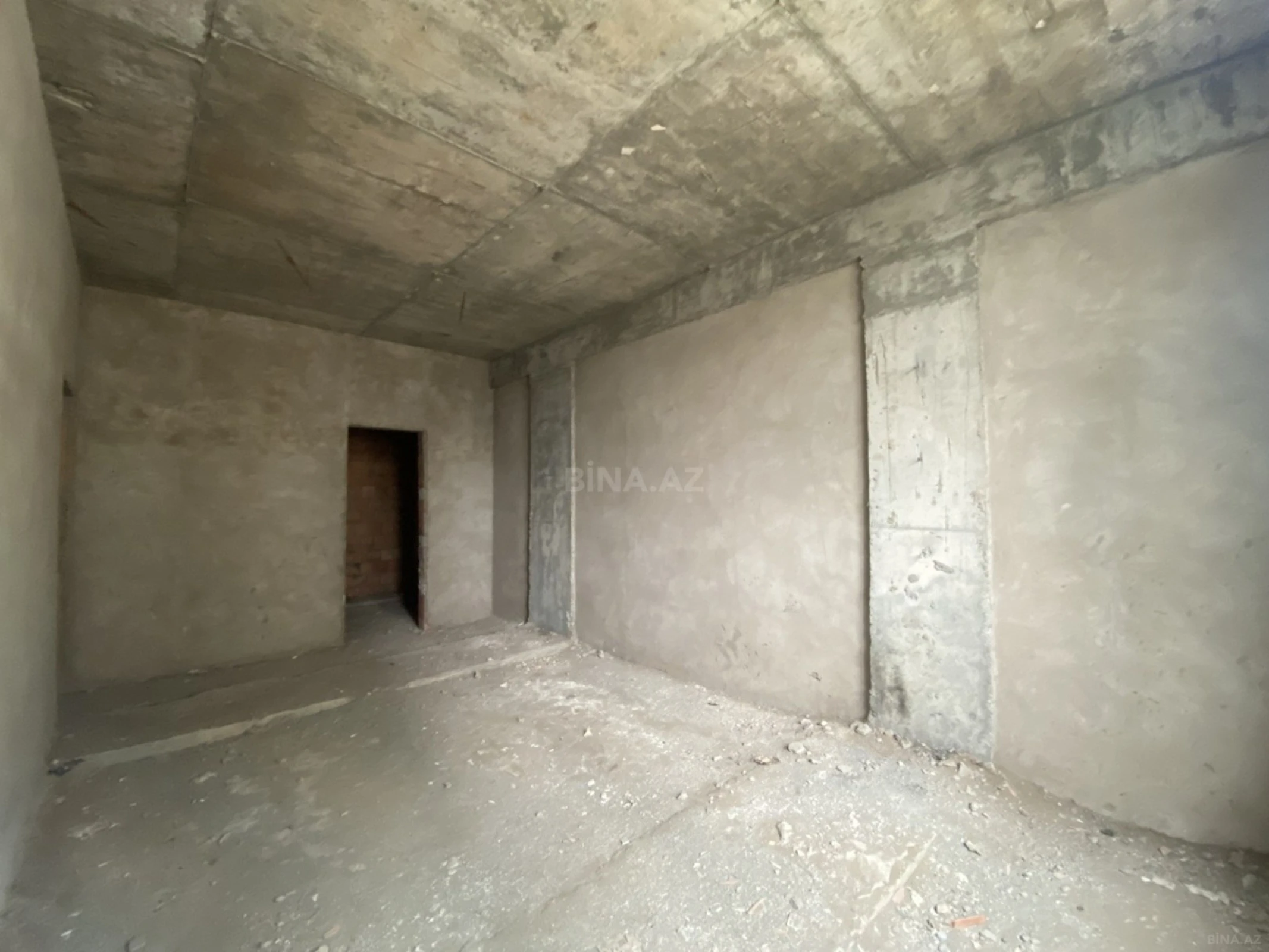 Satılır 3 otaqlı mənzil 170 m²