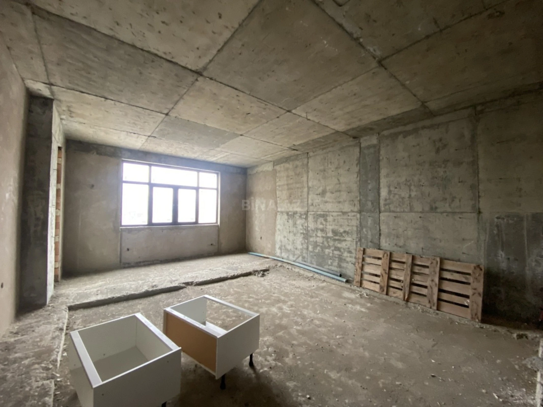 Satılır 3 otaqlı mənzil 170 m²