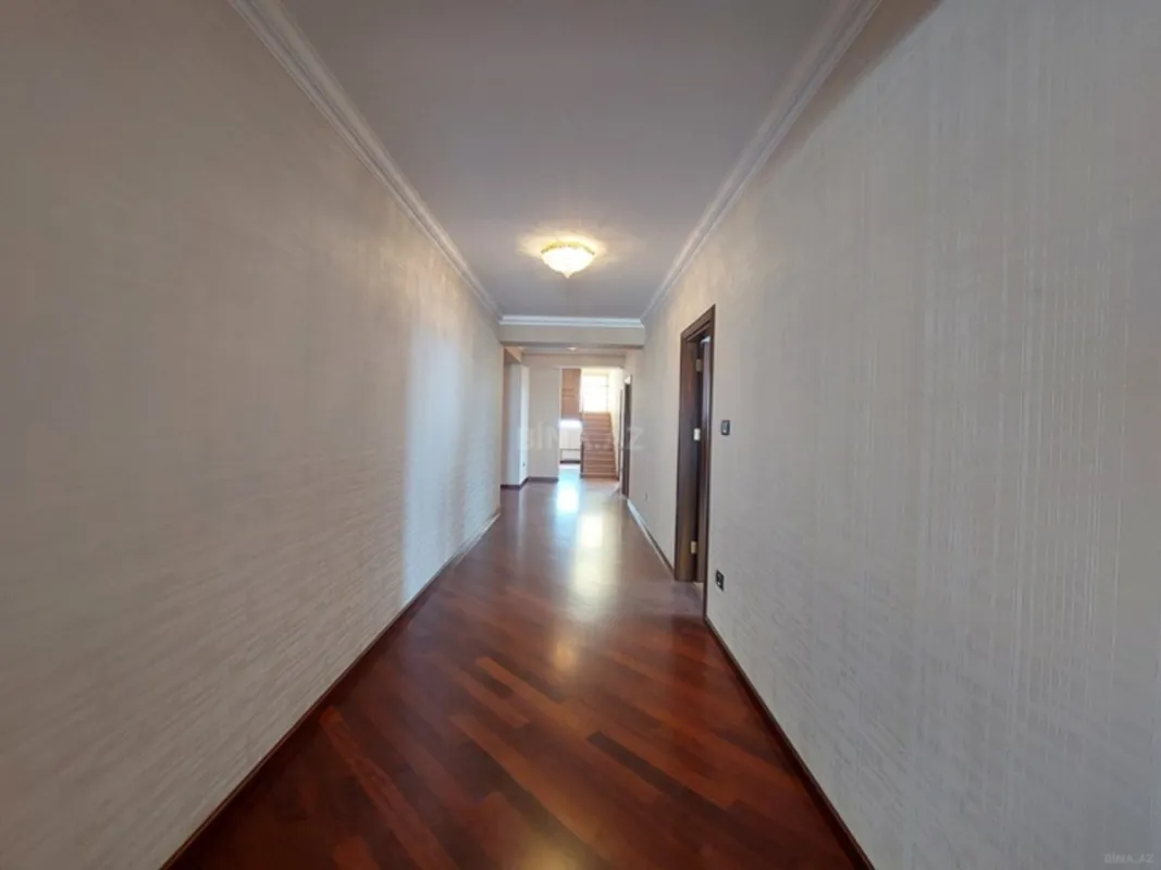 Satılır 5 otaqlı mənzil 450 m²