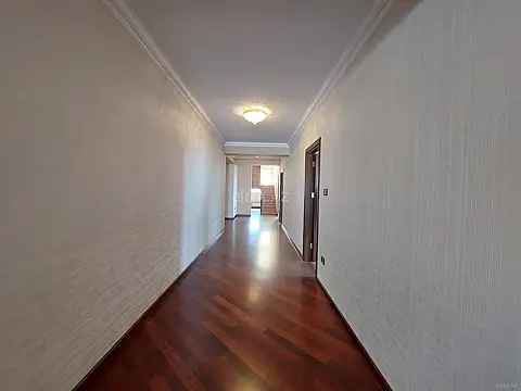 Satılır 5 otaqlı mənzil 450 m²