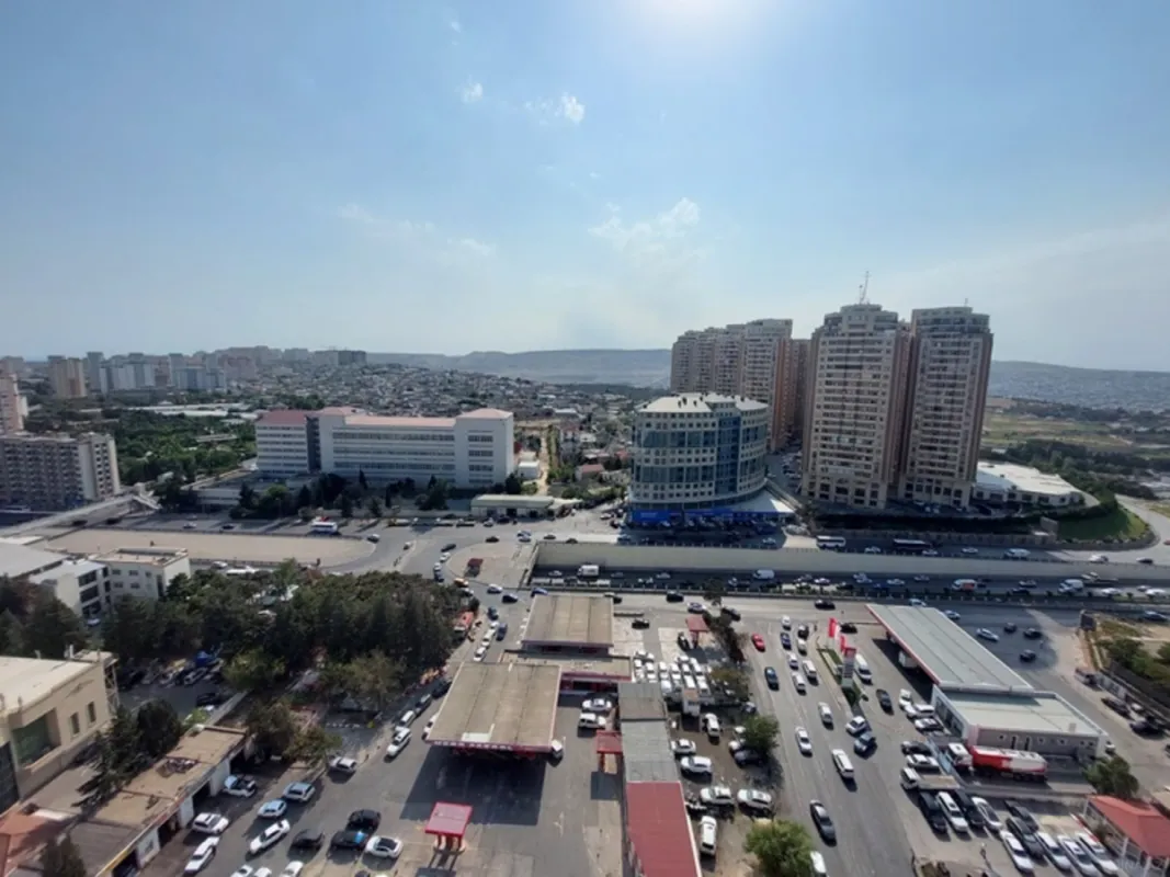 Satılır 5 otaqlı mənzil 450 m²