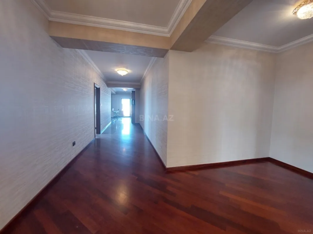 Satılır 5 otaqlı mənzil 450 m²