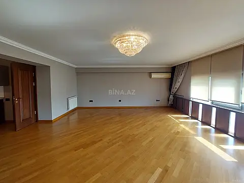 Satılır 5 otaqlı mənzil 450 m²