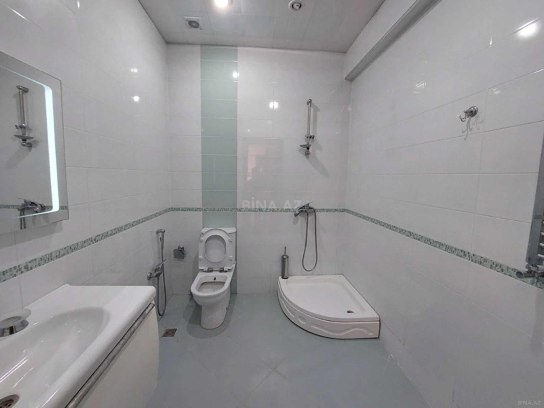 Satılır 5 otaqlı mənzil 450 m²
