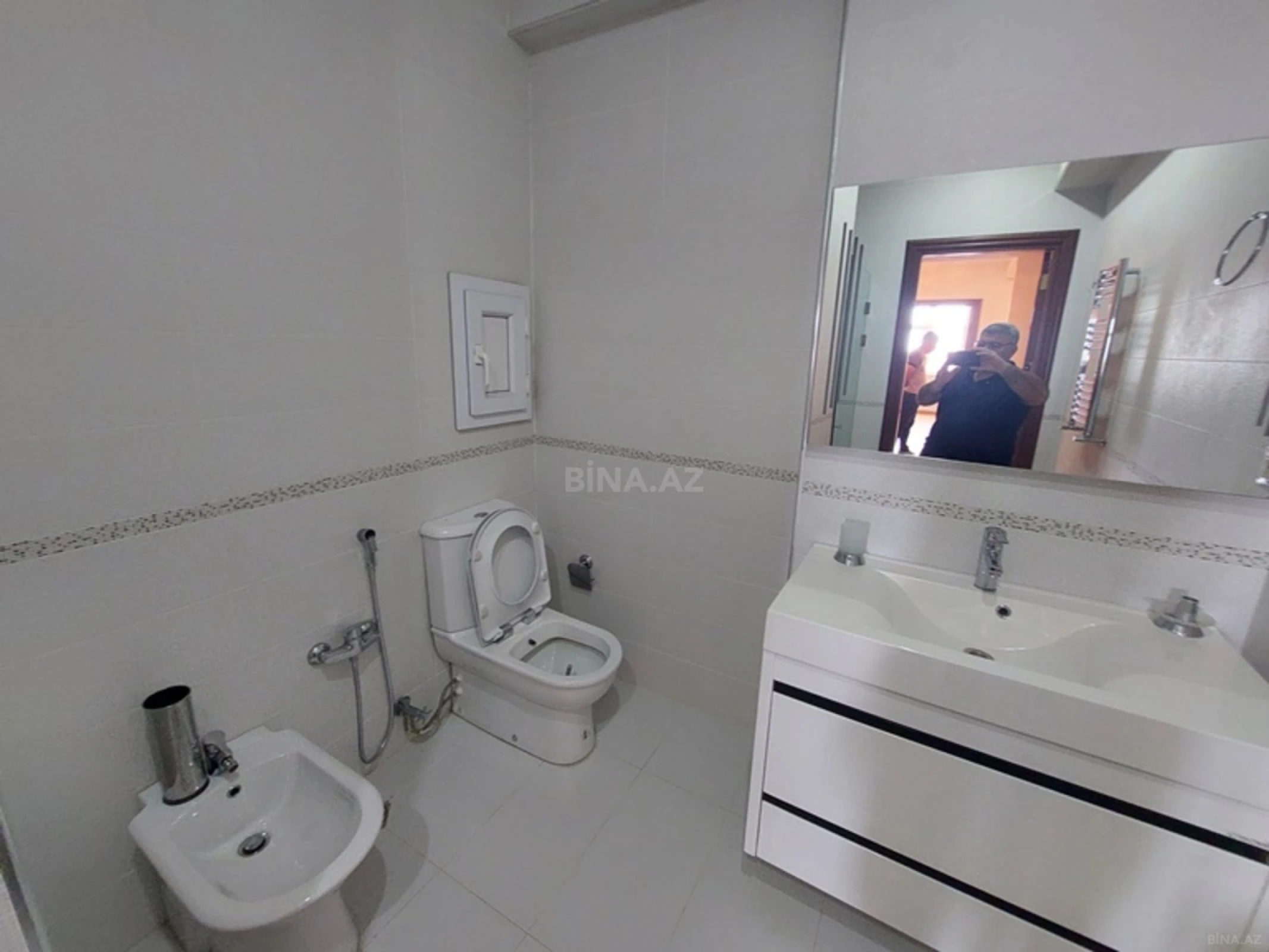 Satılır 5 otaqlı mənzil 450 m²