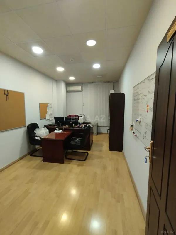 Kirayə verilir 20 otaqlı ofis 1000 m²