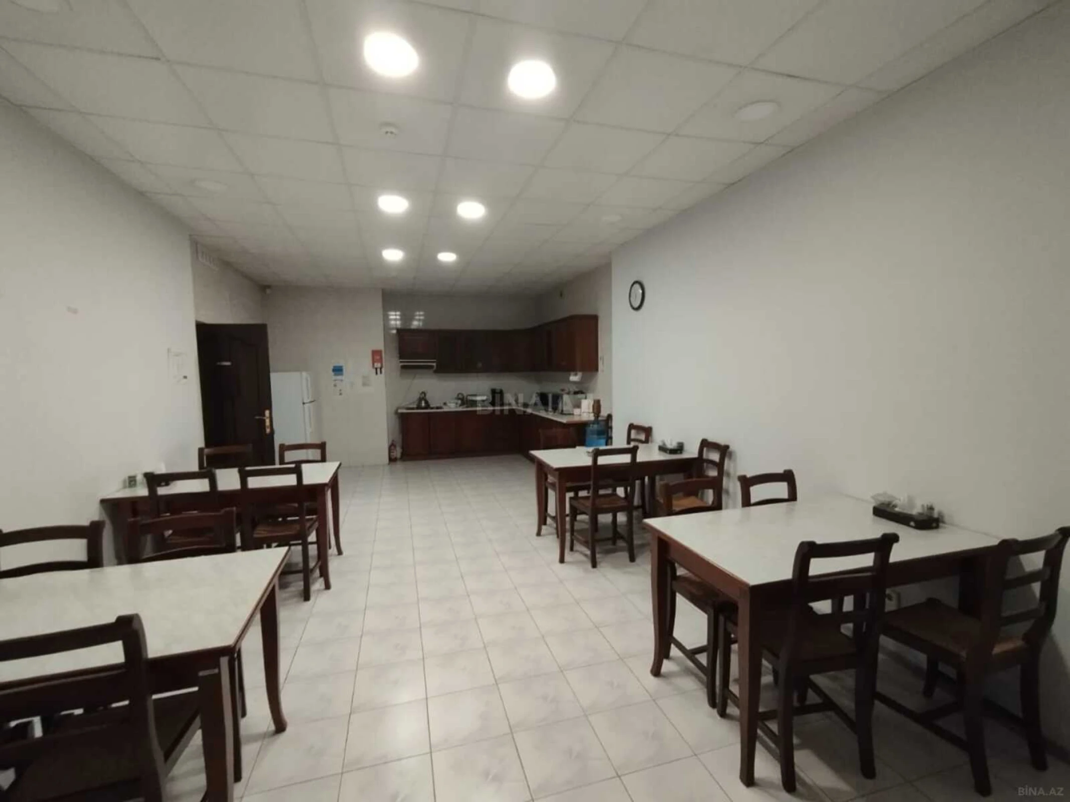 Kirayə verilir 20 otaqlı ofis 1000 m²