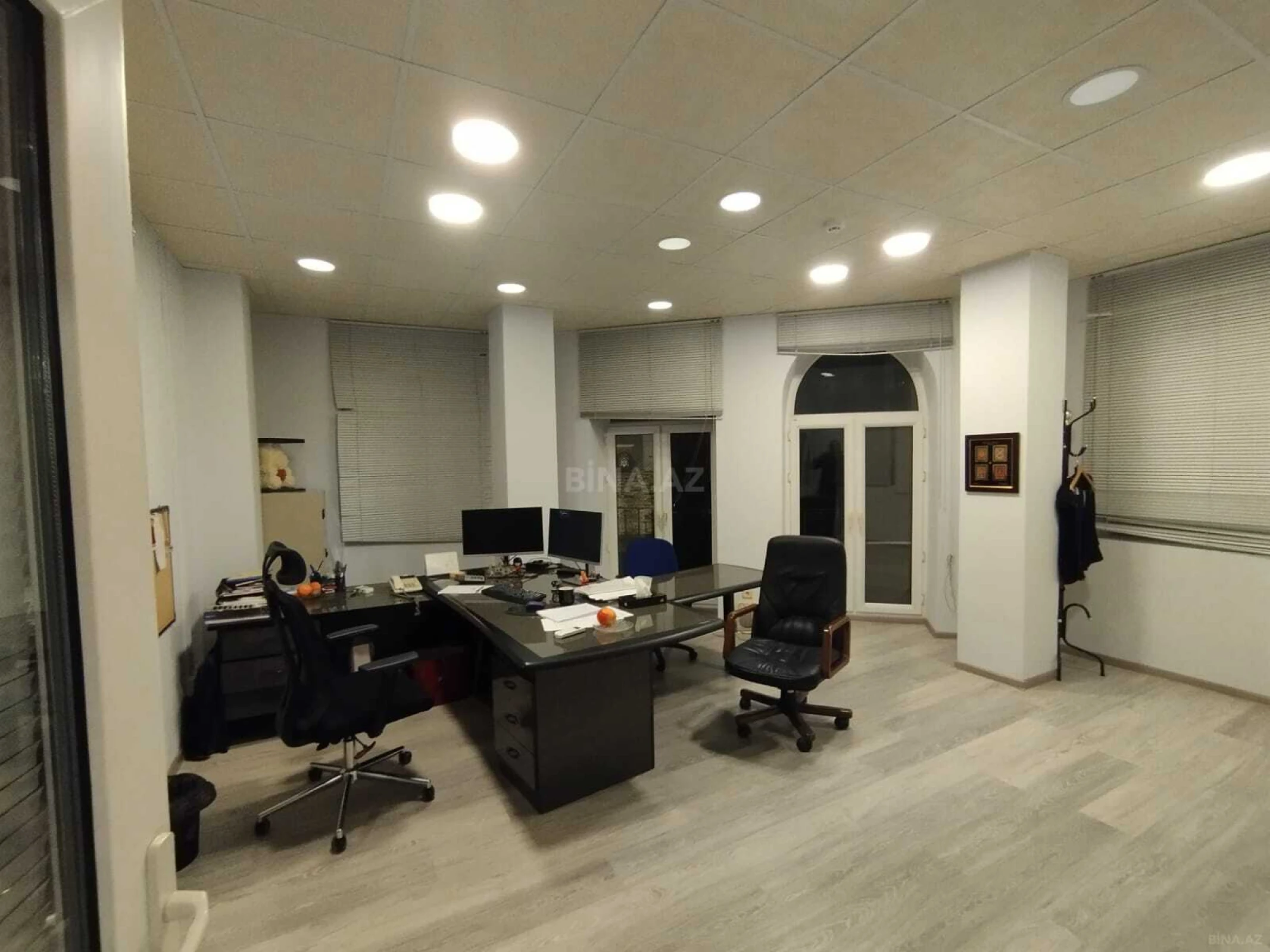 Kirayə verilir 20 otaqlı ofis 1000 m²