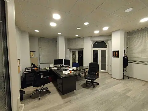 Kirayə verilir 20 otaqlı ofis 1000 m²