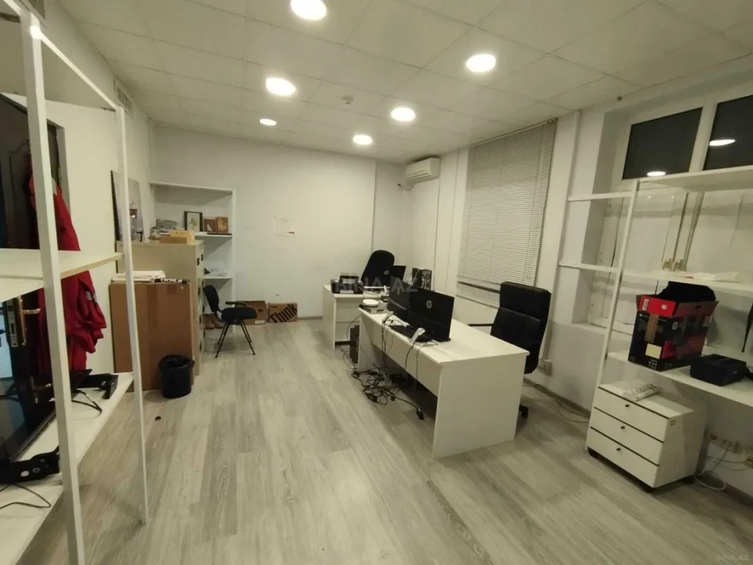 Kirayə verilir 20 otaqlı ofis 1000 m²