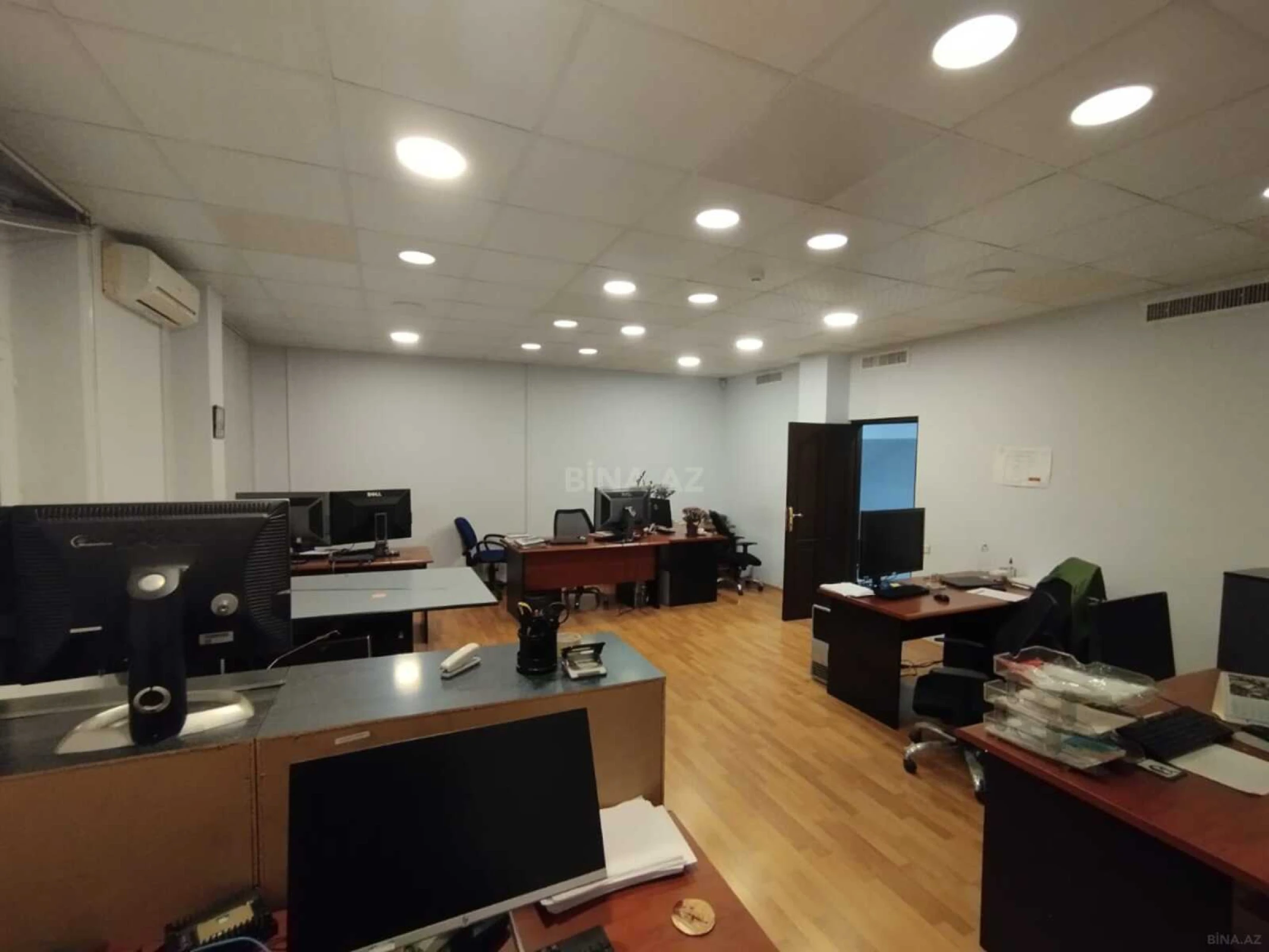 Kirayə verilir 20 otaqlı ofis 1000 m²