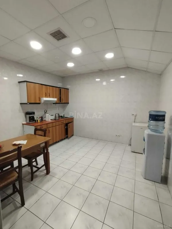 Kirayə verilir 20 otaqlı ofis 1000 m²