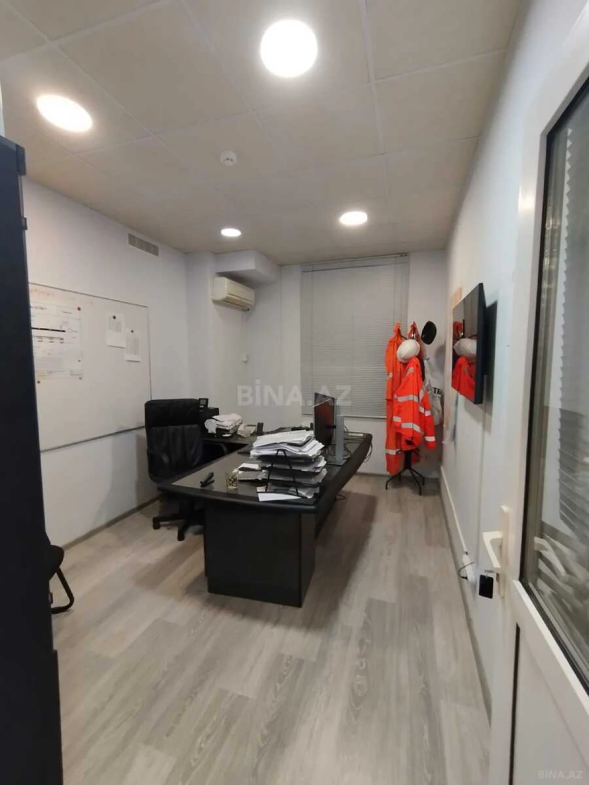 Kirayə verilir 20 otaqlı ofis 1000 m²