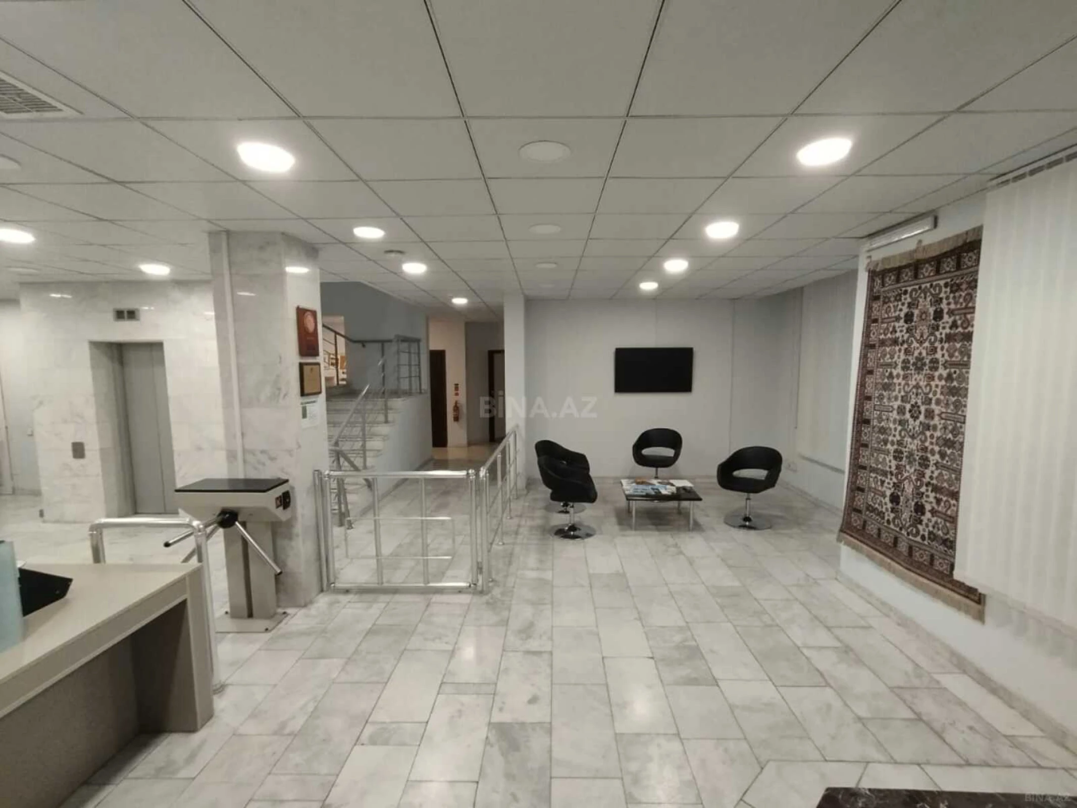 Kirayə verilir 20 otaqlı ofis 1000 m²