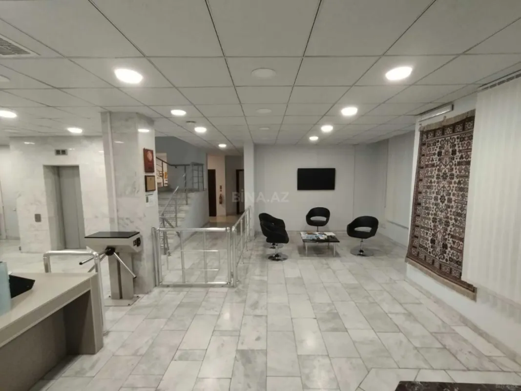 Kirayə verilir 20 otaqlı ofis 1000 m²