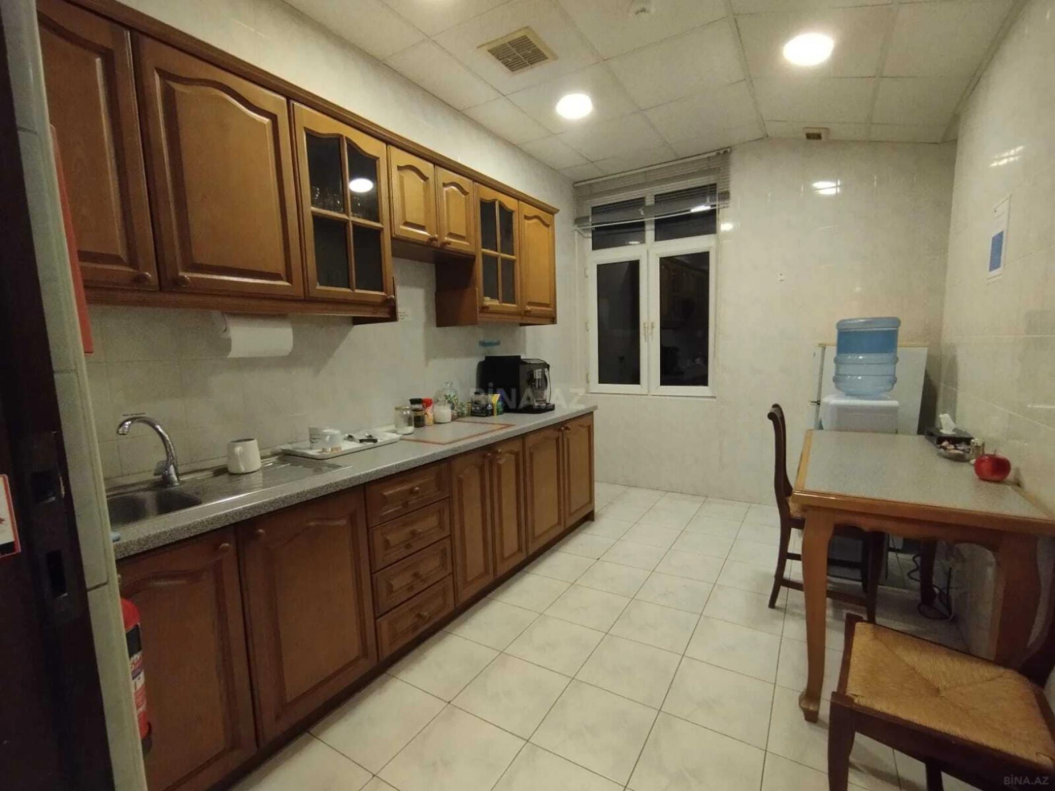 Kirayə verilir 20 otaqlı ofis 1000 m²