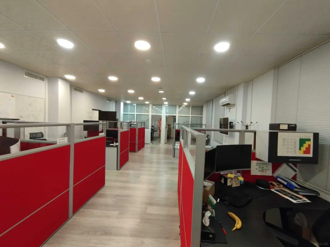 Kirayə verilir 20 otaqlı ofis 1000 m²