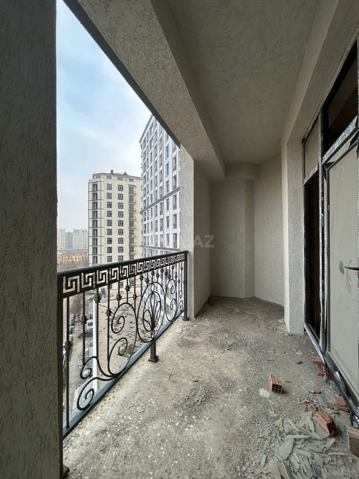 Satılır 3 otaqlı mənzil 117 m²