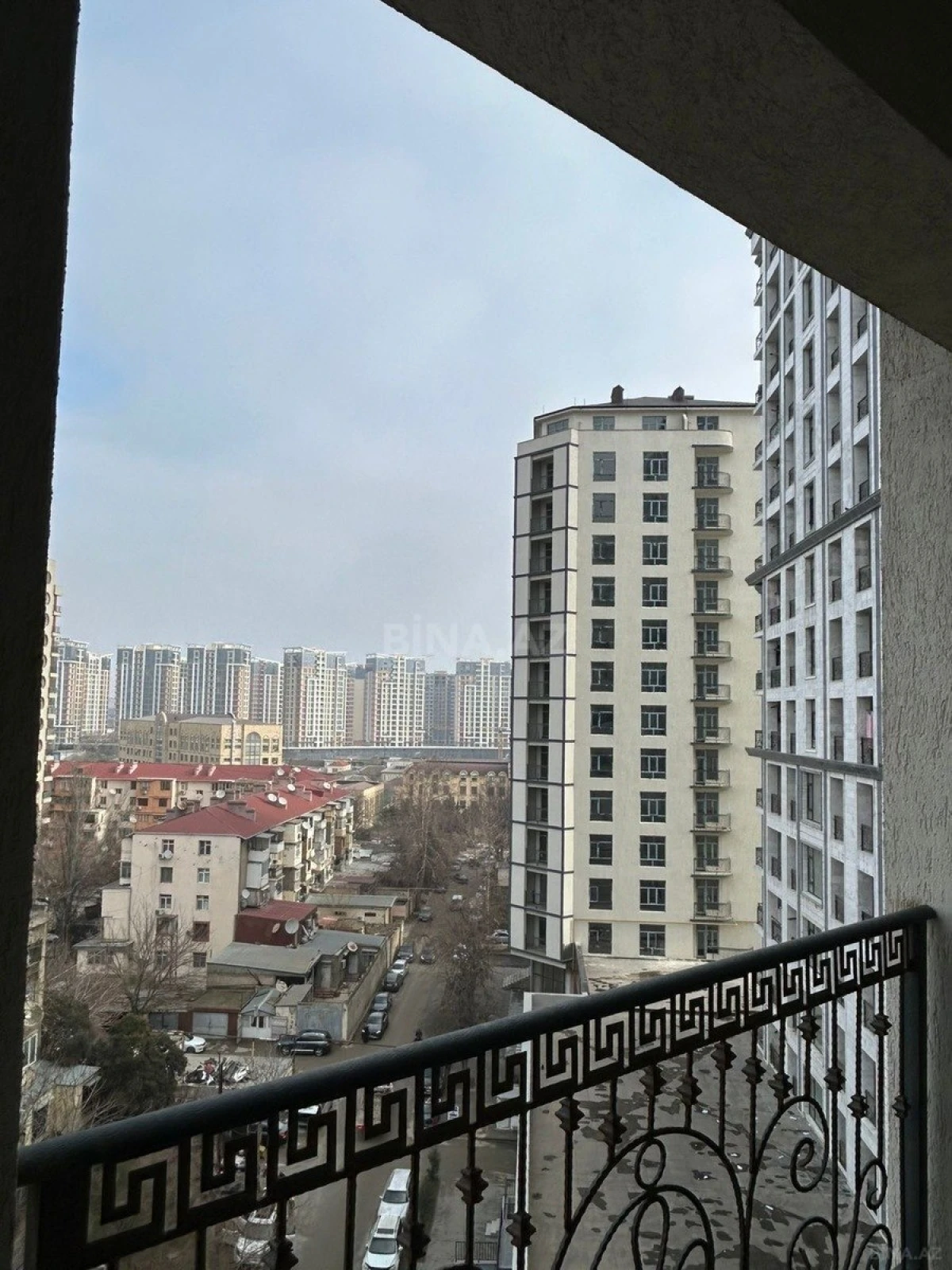 Satılır 3 otaqlı mənzil 117 m²