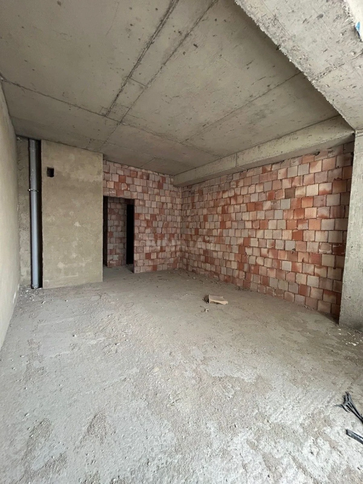 Satılır 3 otaqlı mənzil 117 m²