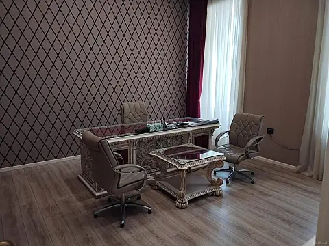 Kirayə verilir 3 otaqlı ofis 100 m² — Bakı 3 otaq 100.00 m²