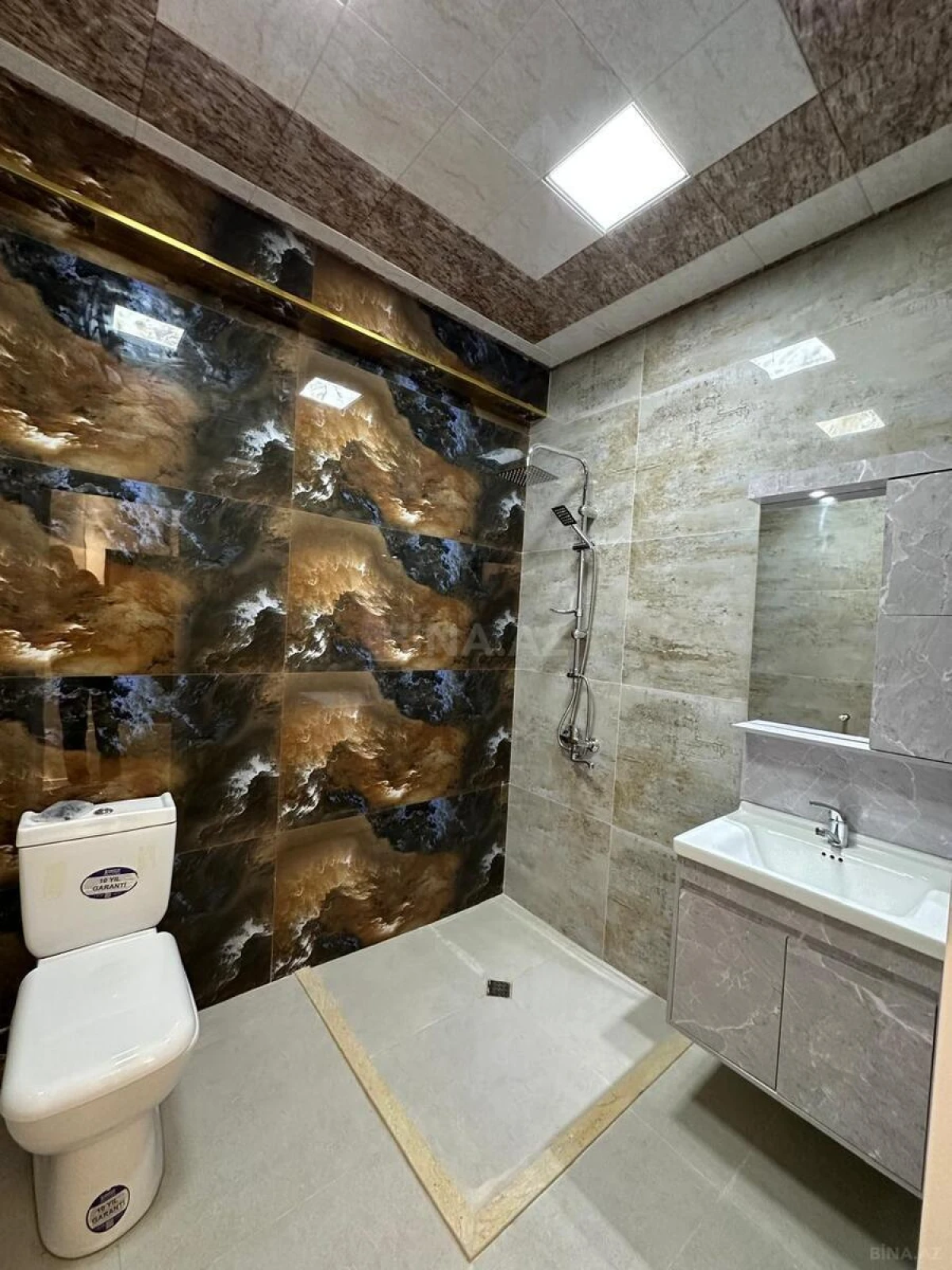 Satılır 3 otaqlı mənzil 60.5 m²