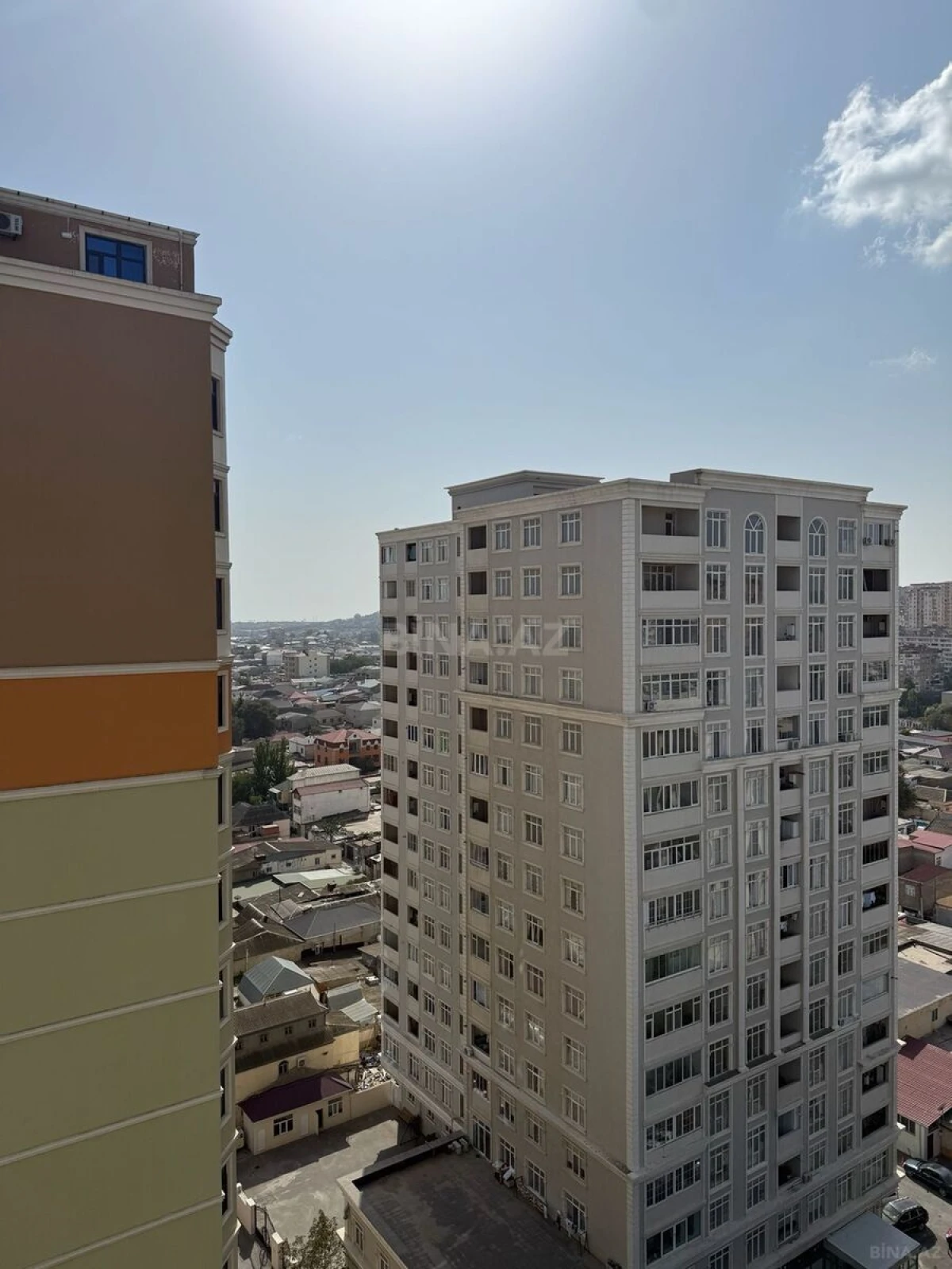 Satılır 3 otaqlı mənzil 146 m²