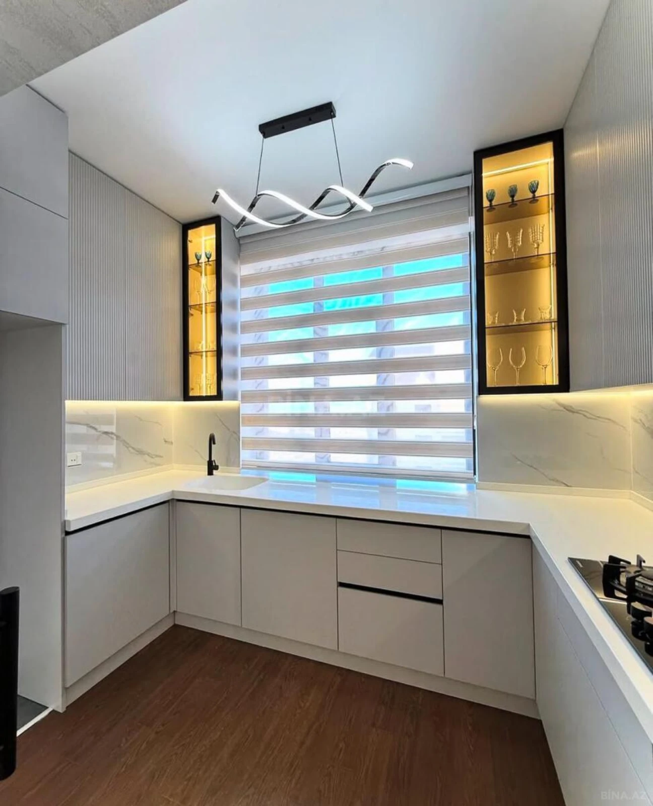 Kirayə verilir 2 otaqlı mənzil 80 m²