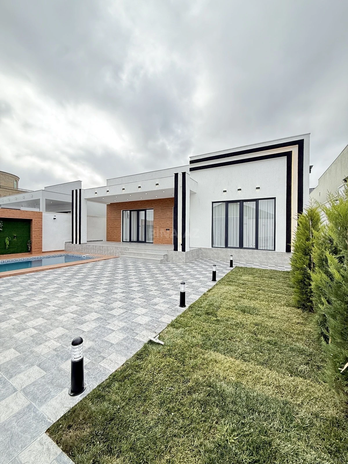 Satılır 4 otaqlı həyət evi 160 m²
