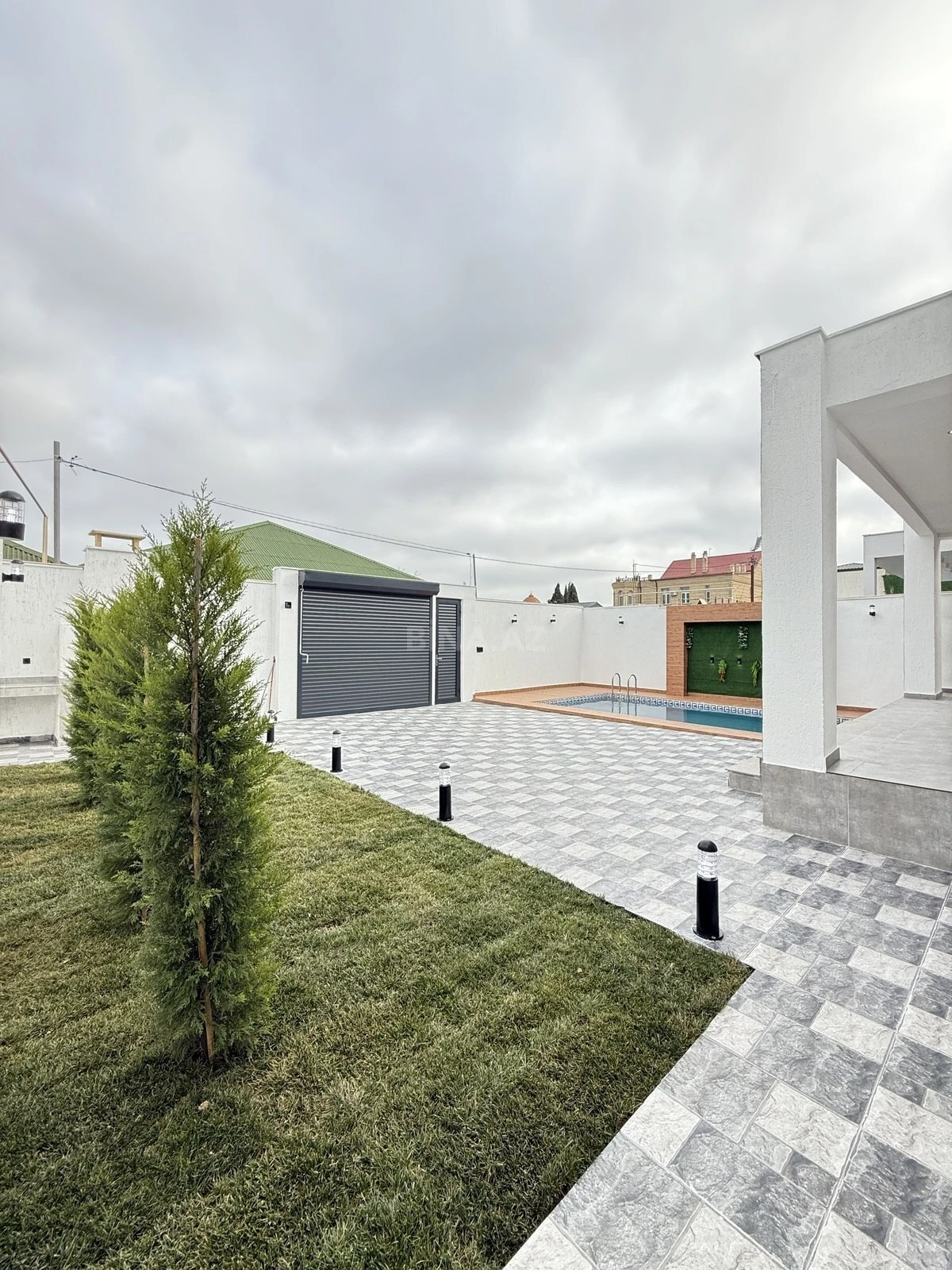 Satılır 4 otaqlı həyət evi 160 m²