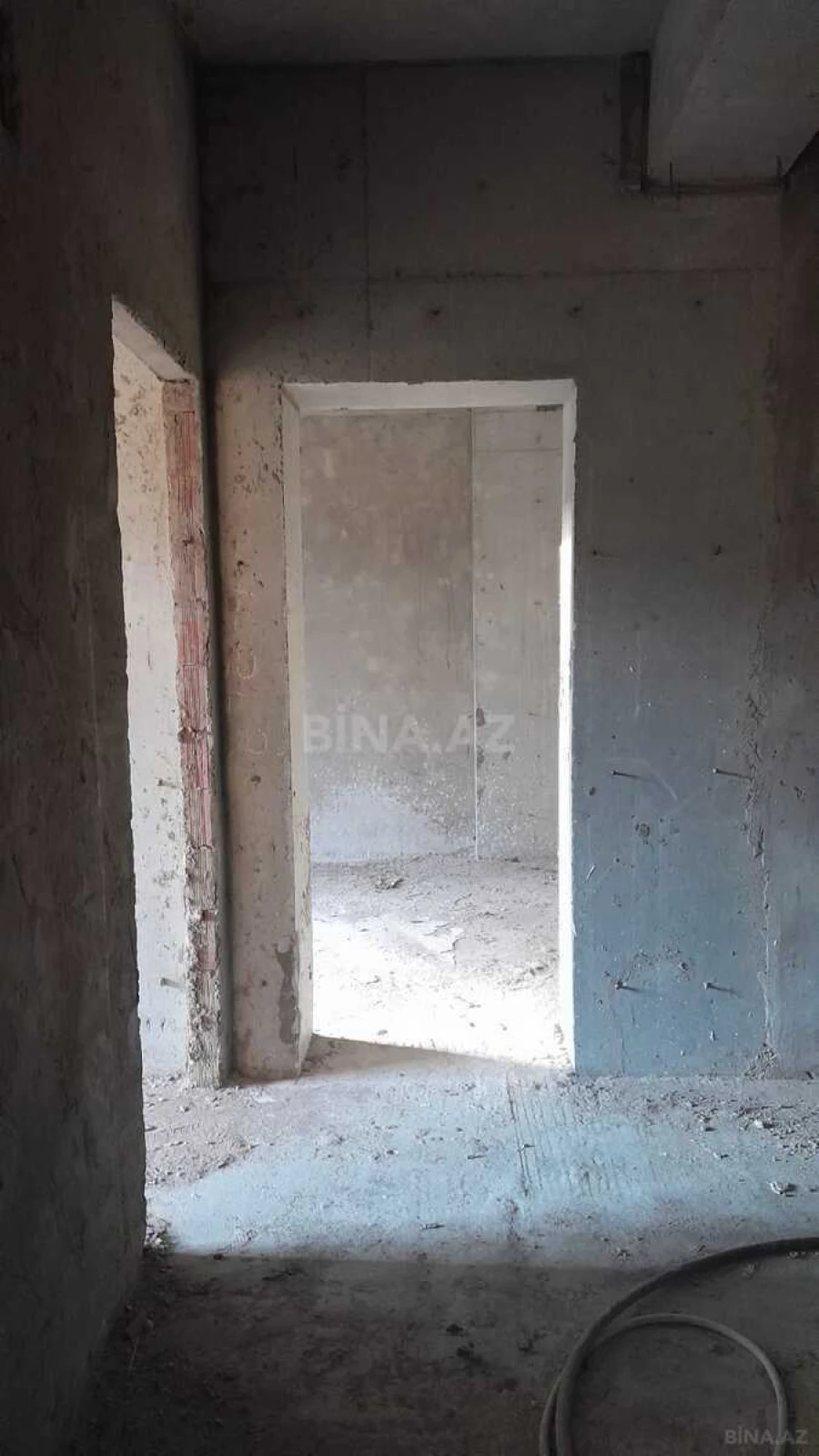 Satılır 2 otaqlı mənzil 82 m²