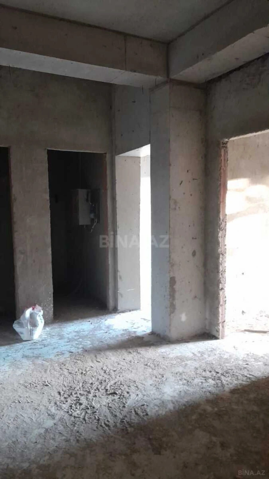 Satılır 2 otaqlı mənzil 82 m²