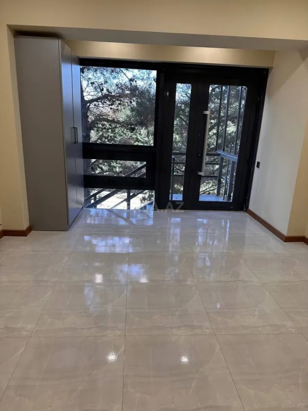 Kirayə verilir 7 otaqlı ofis 281 m²