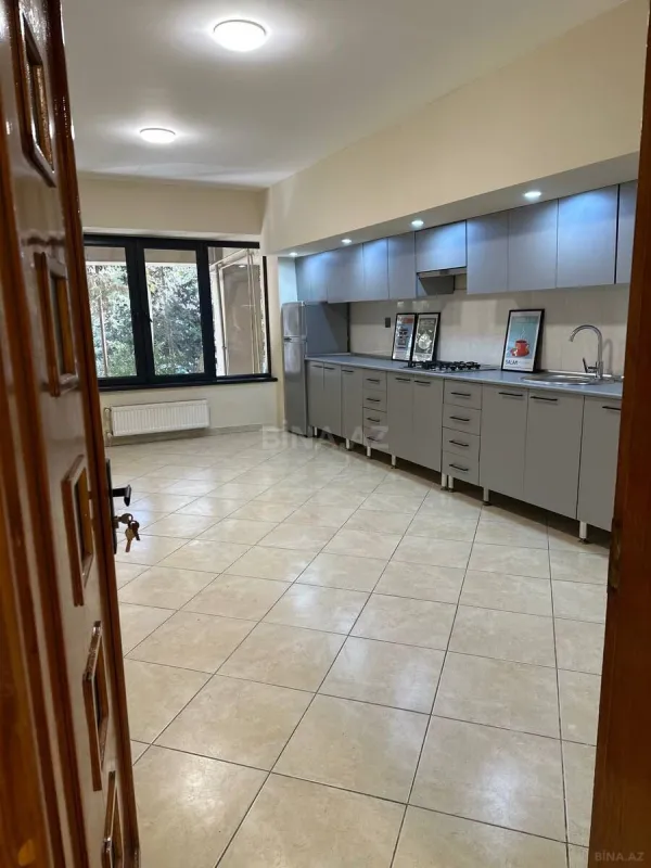 Kirayə verilir 7 otaqlı ofis 281 m²