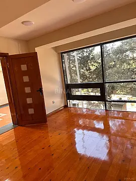 Kirayə verilir 7 otaqlı ofis 281 m²