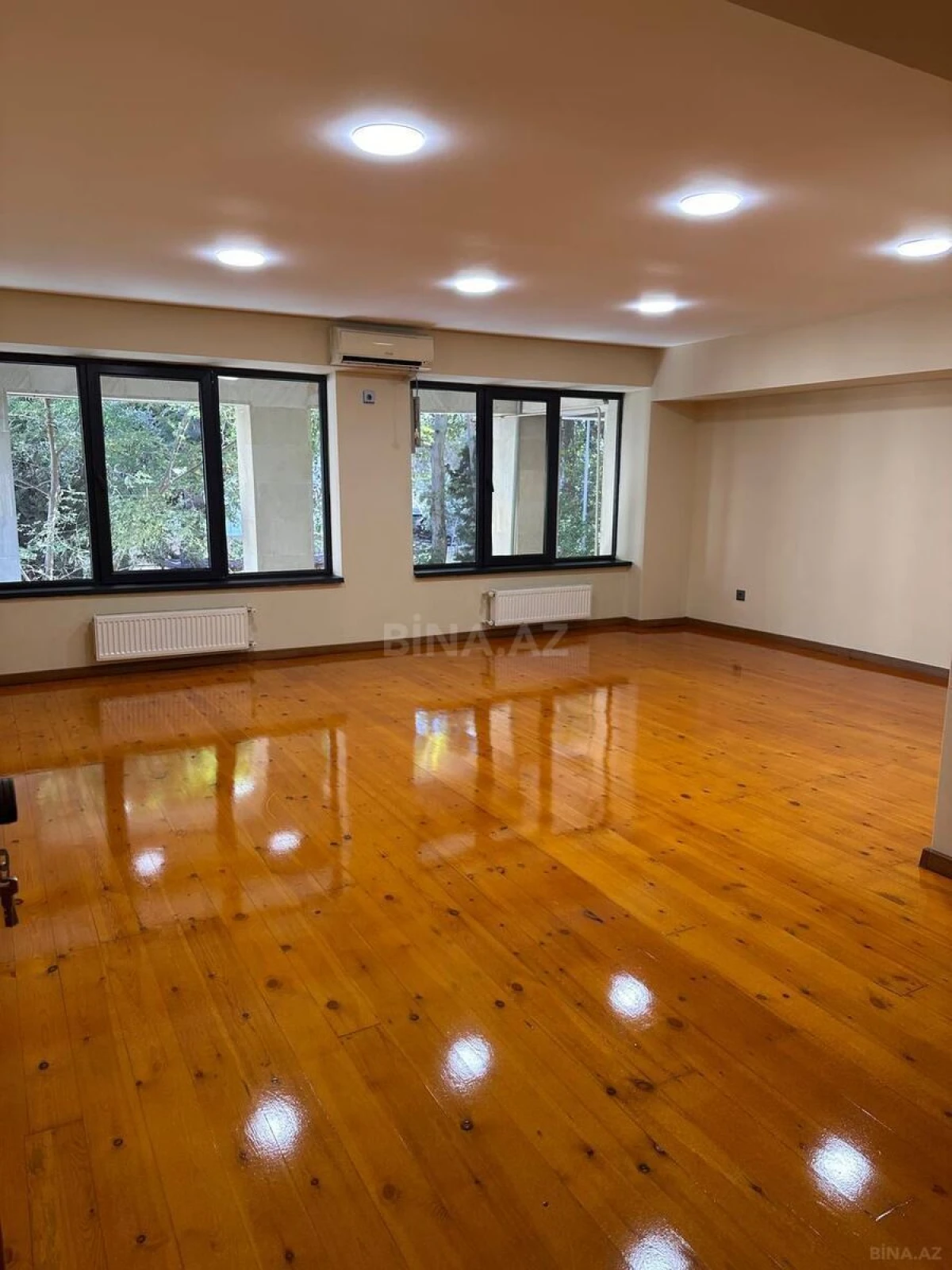 Kirayə verilir 7 otaqlı ofis 281 m²