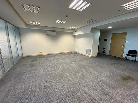 Kirayə verilir 2 otaqlı ofis 106 m²