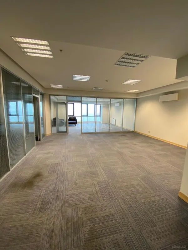 Kirayə verilir 2 otaqlı ofis 106 m²