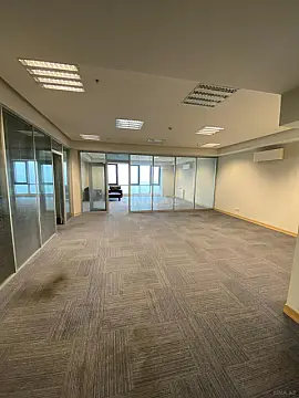 Kirayə verilir 2 otaqlı ofis 106 m²