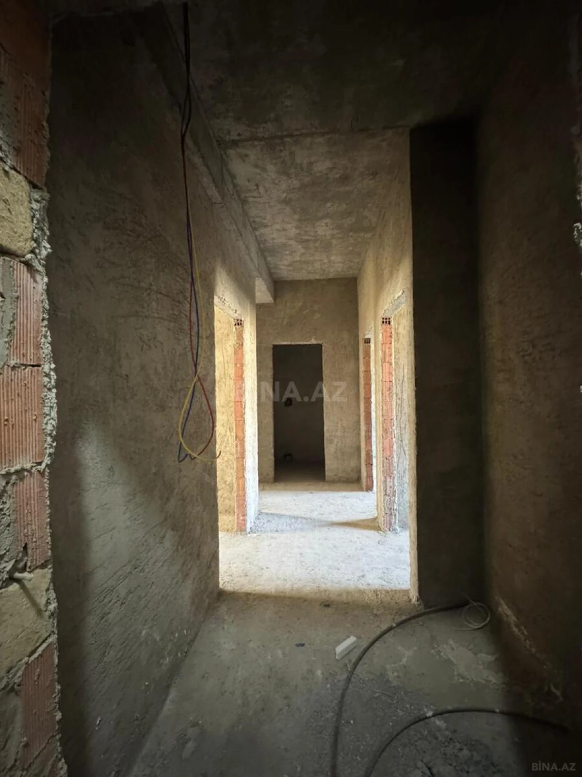 Satılır 3 otaqlı mənzil 77 m²