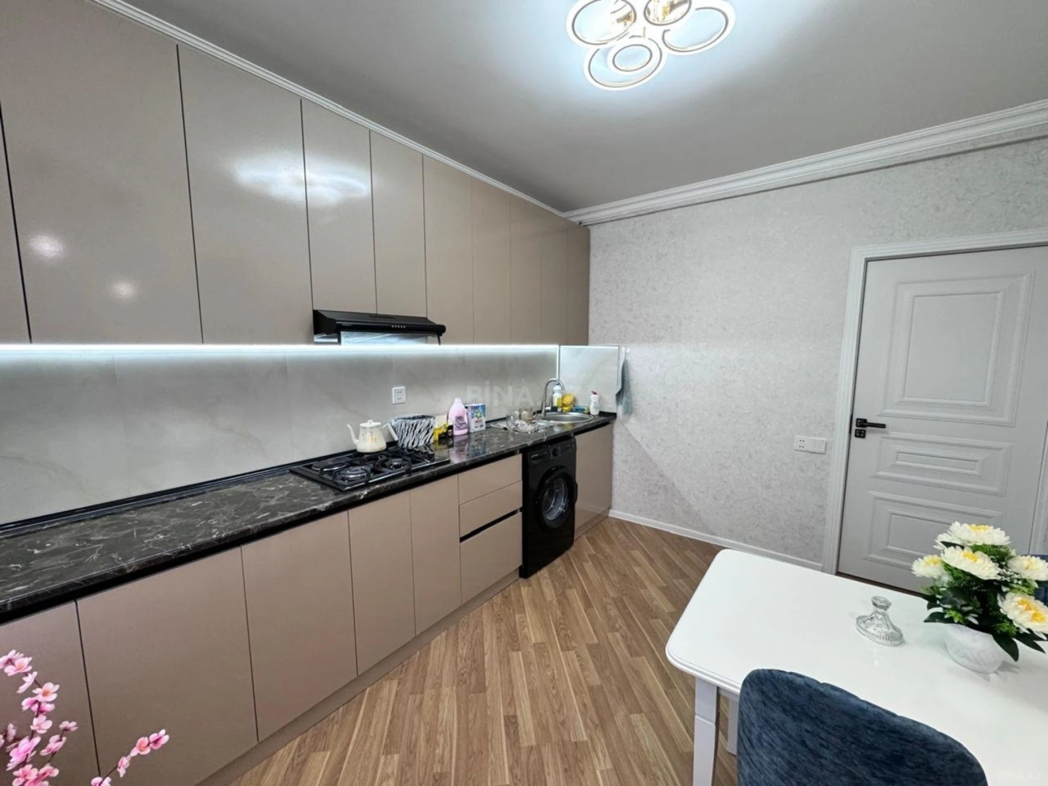 Satılır 2 otaqlı mənzil 65 m²