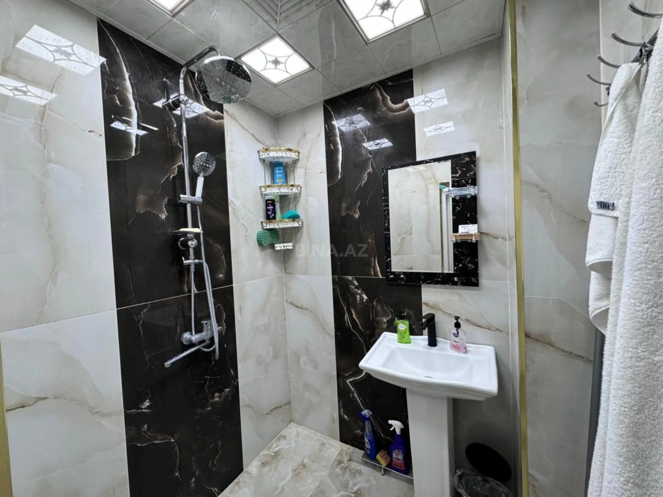 Satılır 2 otaqlı mənzil 65 m²