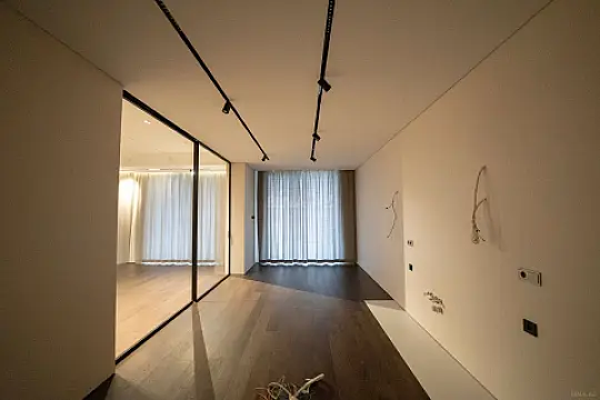 Satılır 4 otaqlı mənzil 288.28 m²